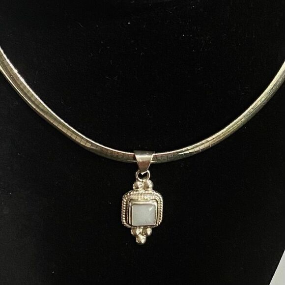 AOQ Sterling Herringbone Choker & Moonstone Pendant - Picture 2 of 8